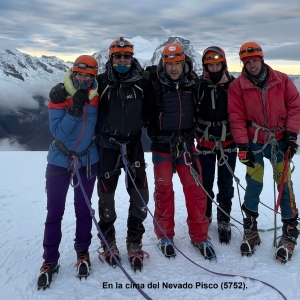 En la cima del Nevado Pisco (5752).